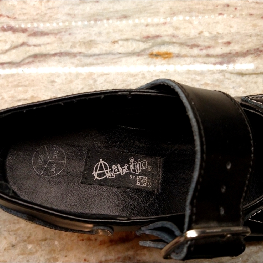 Women's cat Mary Jane black size 6 shoes